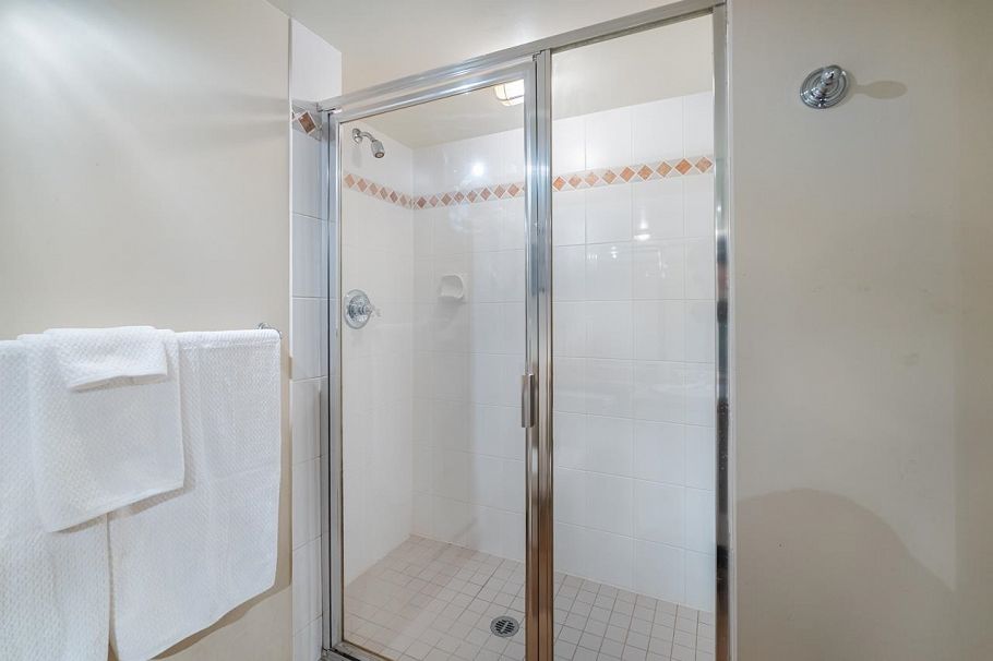 207 1811 W 16th Avenue Vancouver, BC - 25