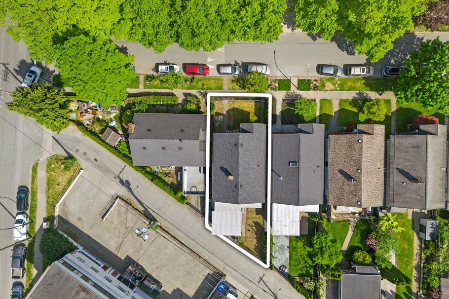 1016 E 18th Avenue Vancouver, BC - 37