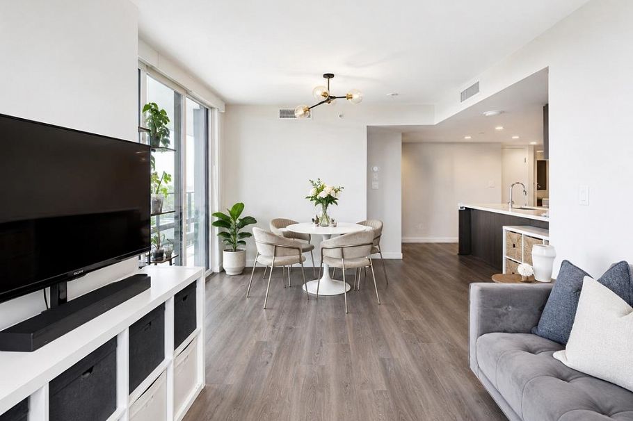 2907 8189 Cambie Street Vancouver, BC - 4