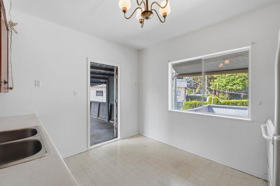 1016 E 18th Avenue Vancouver, BC - 8