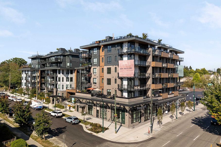 306 2450 Garden Drive Vancouver, BC - 21