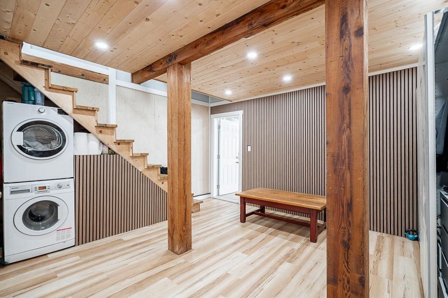 A24 415 Esplanade North Vancouver, BC - 10