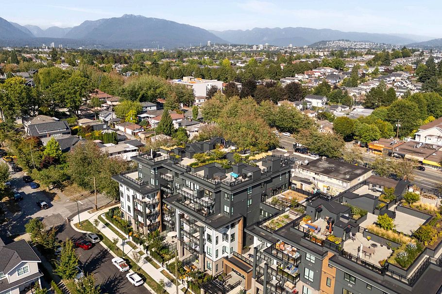 306 2450 Garden Drive Vancouver, BC - 22