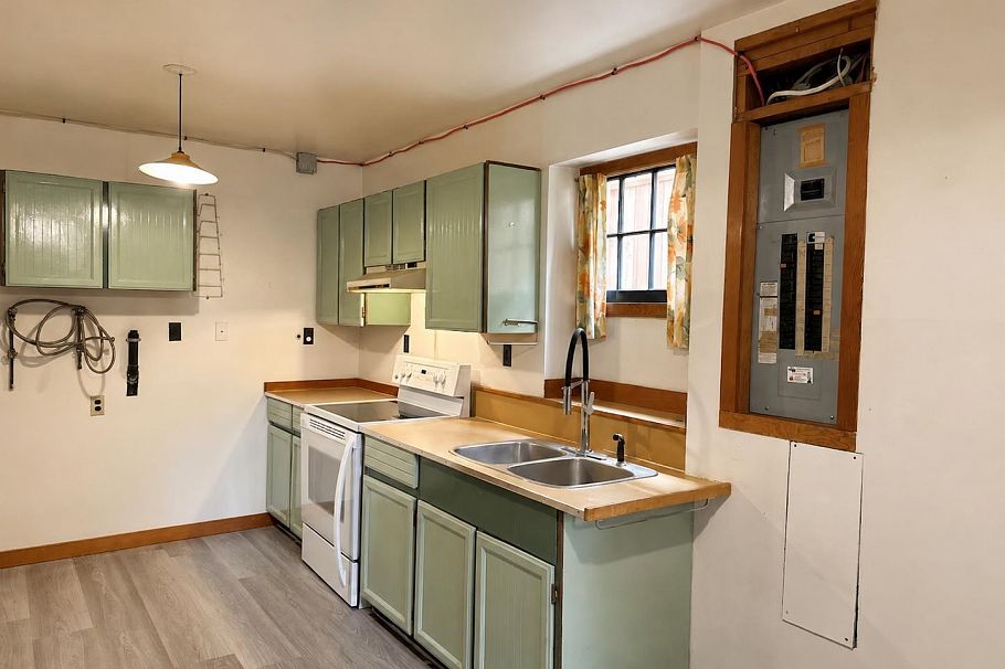 4117 W 11th Avenue Vancouver, BC - 19