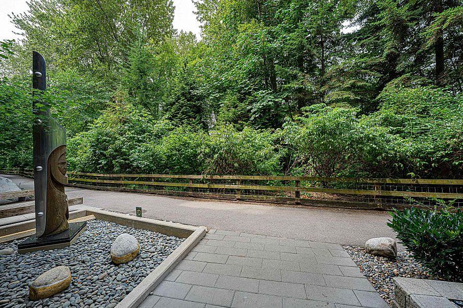105 733 W 3rd Street North Vancouver, BC - 24