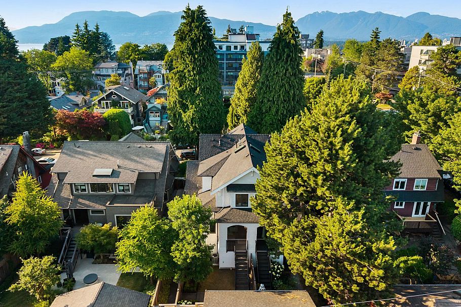 2518 W 3rd Avenue Vancouver, BC - 35