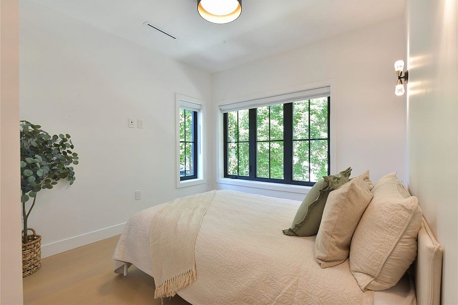 1 2682 Napier Street Vancouver, BC - 10