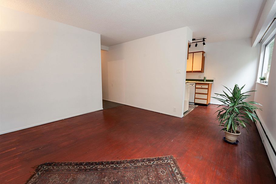 210 1050 Jervis Street Vancouver, BC - 7