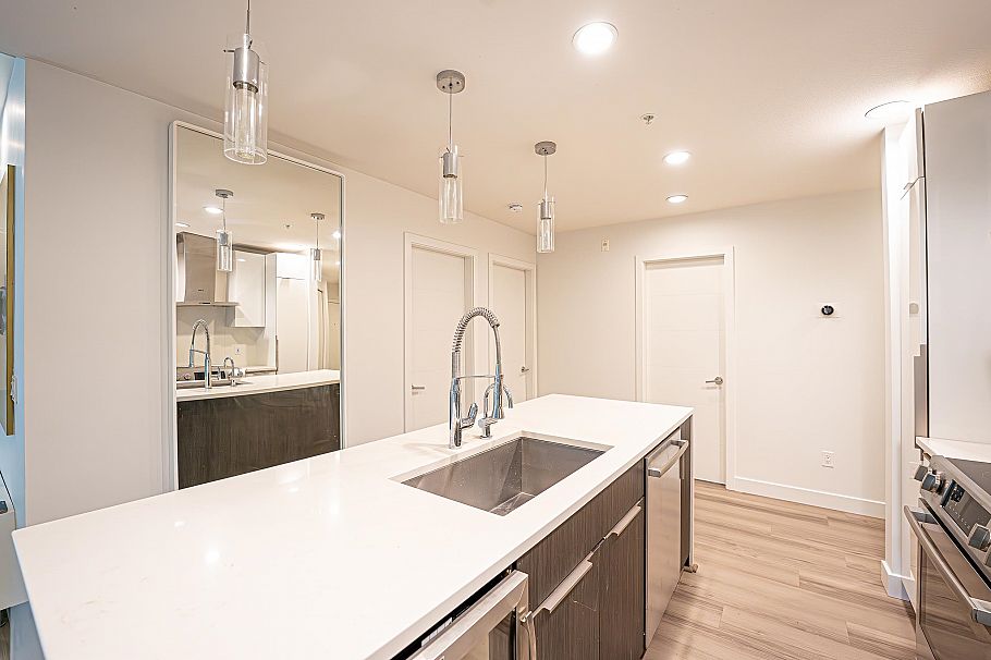 105 733 W 3rd Street North Vancouver, BC - 7