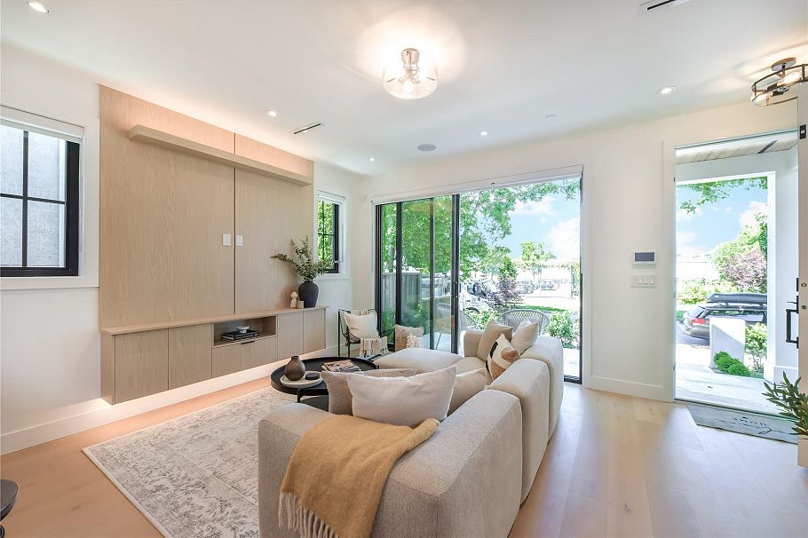 1 2682 Napier Street Vancouver, BC - 5