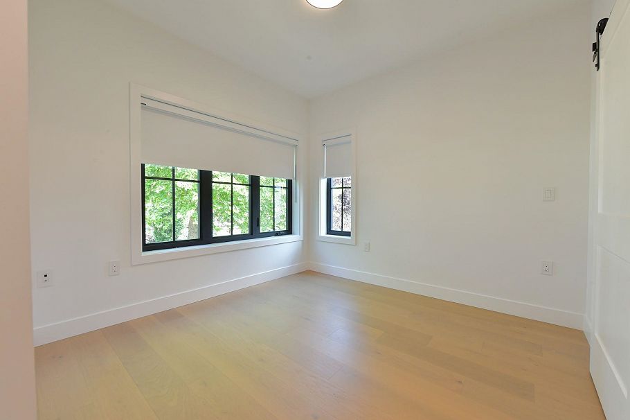 1 2682 Napier Street Vancouver, BC - 19