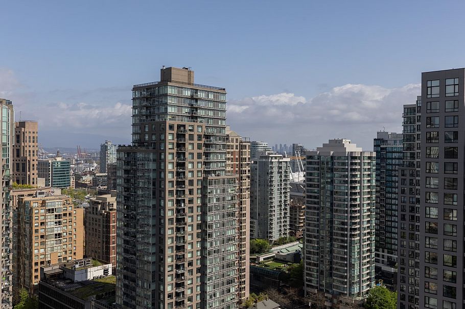 2505 928 Richards Street Vancouver, BC - 24