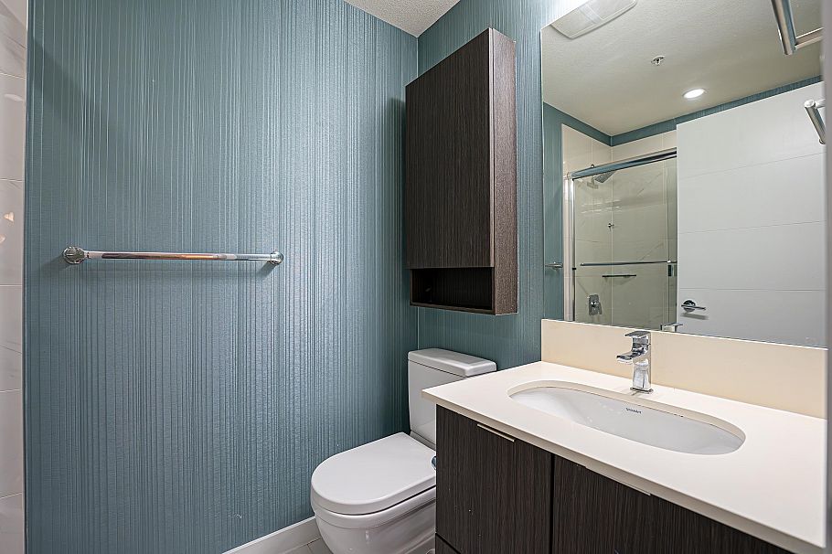 105 733 W 3rd Street North Vancouver, BC - 19