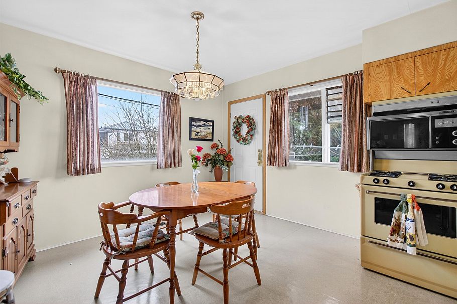 2284 E 45th Avenue Vancouver, BC - 10