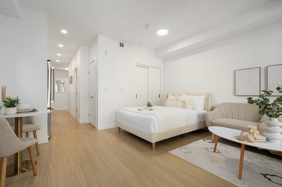 306 2450 Garden Drive Vancouver, BC - 7