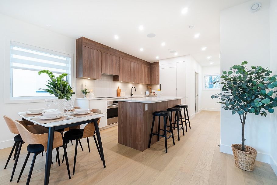 104 1550 E 3rd Avenue Vancouver, BC - 5