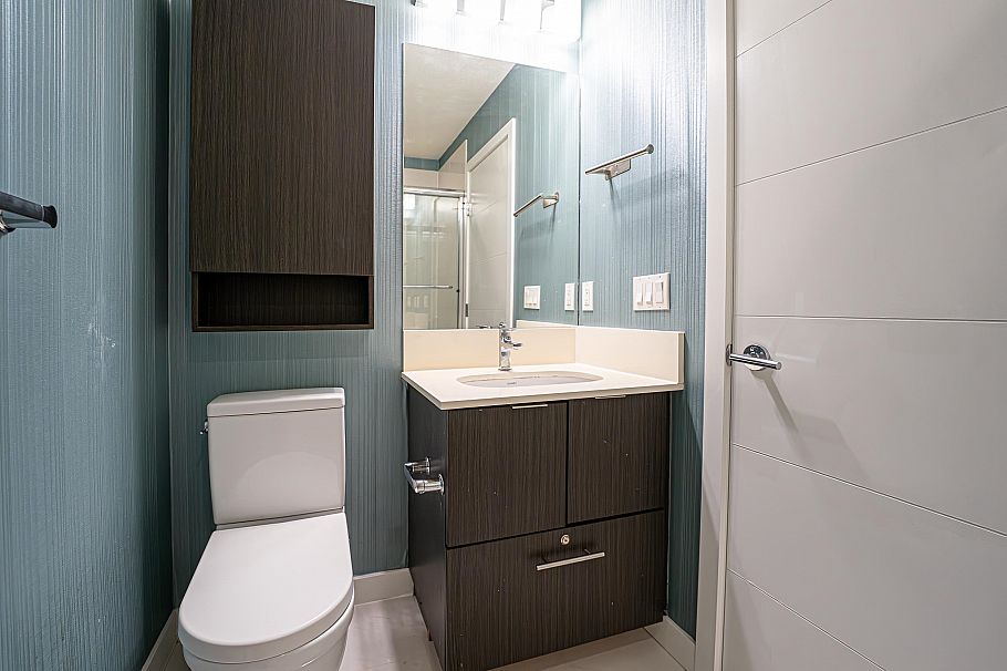 105 733 W 3rd Street North Vancouver, BC - 18