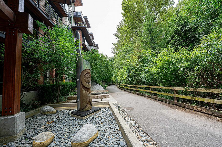 105 733 W 3rd Street North Vancouver, BC - 23