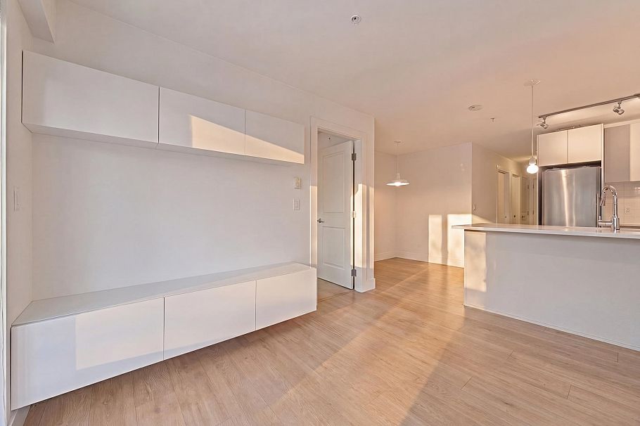 107 1661 E 2nd Avenue Vancouver, BC - 4