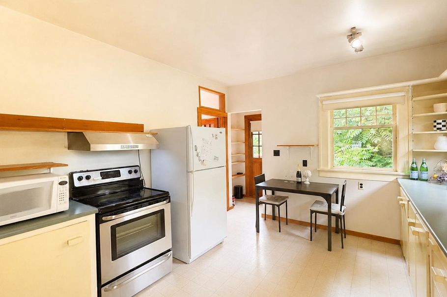 4117 W 11th Avenue Vancouver, BC - 10