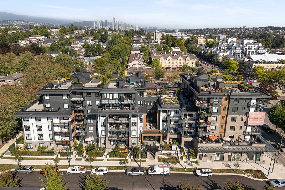 306 2450 Garden Drive Vancouver, BC - 20