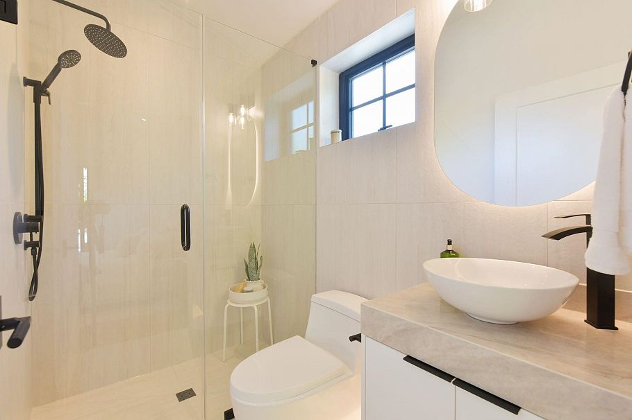 1 2682 Napier Street Vancouver, BC - 18
