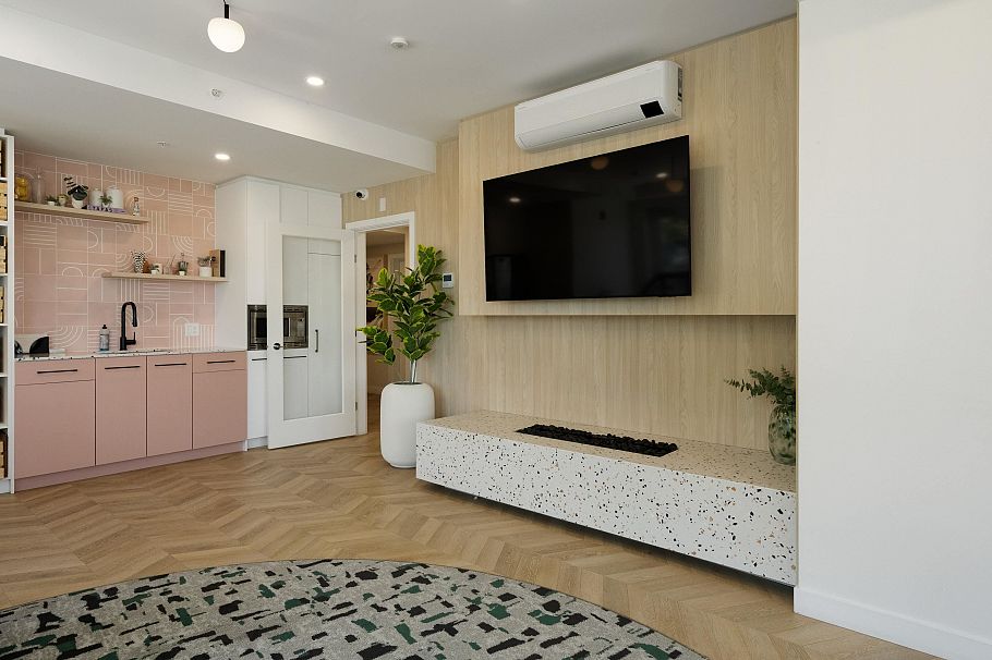 306 2450 Garden Drive Vancouver, BC - 32