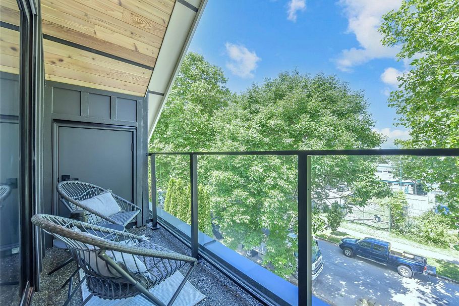 1 2682 Napier Street Vancouver, BC - 15