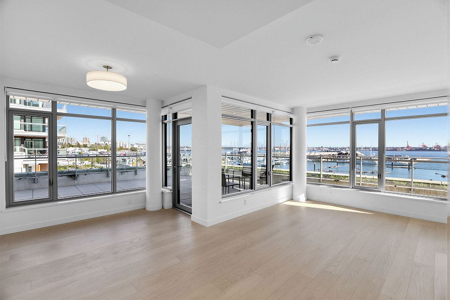 308 785 Harbour Way North Vancouver, BC - 1