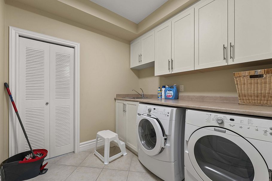 4333 Townley Street Vancouver, BC - 32