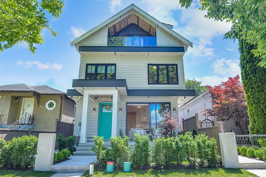 1 2682 Napier Street Vancouver, BC - 1