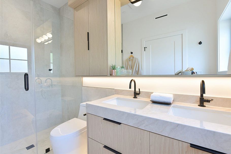 1 2682 Napier Street Vancouver, BC - 13