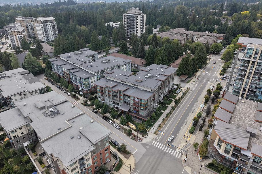 205 2663 Library Lane North Vancouver, BC - 37