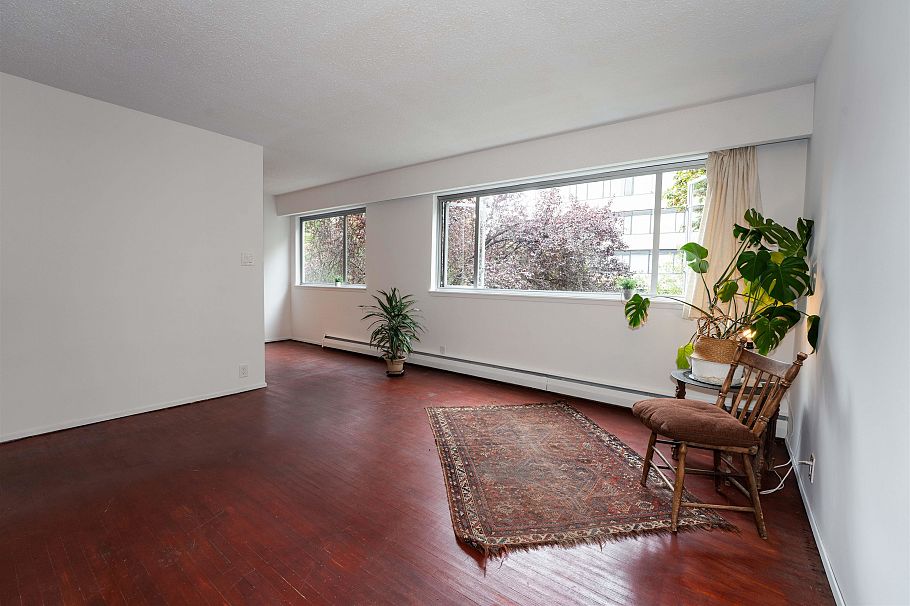 210 1050 Jervis Street Vancouver, BC - 3