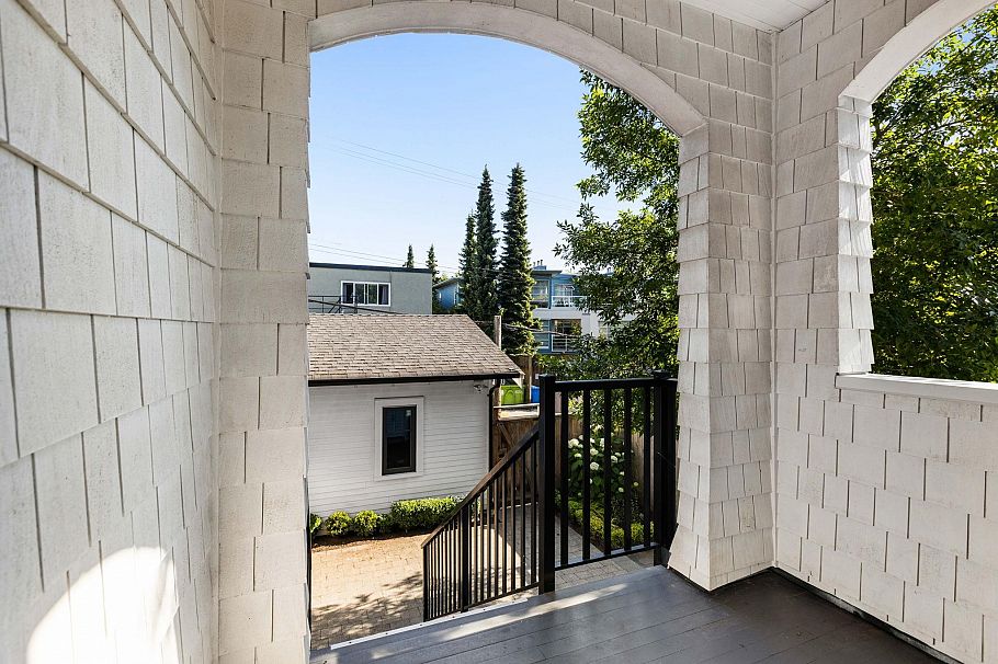 2518 W 3rd Avenue Vancouver, BC - 26