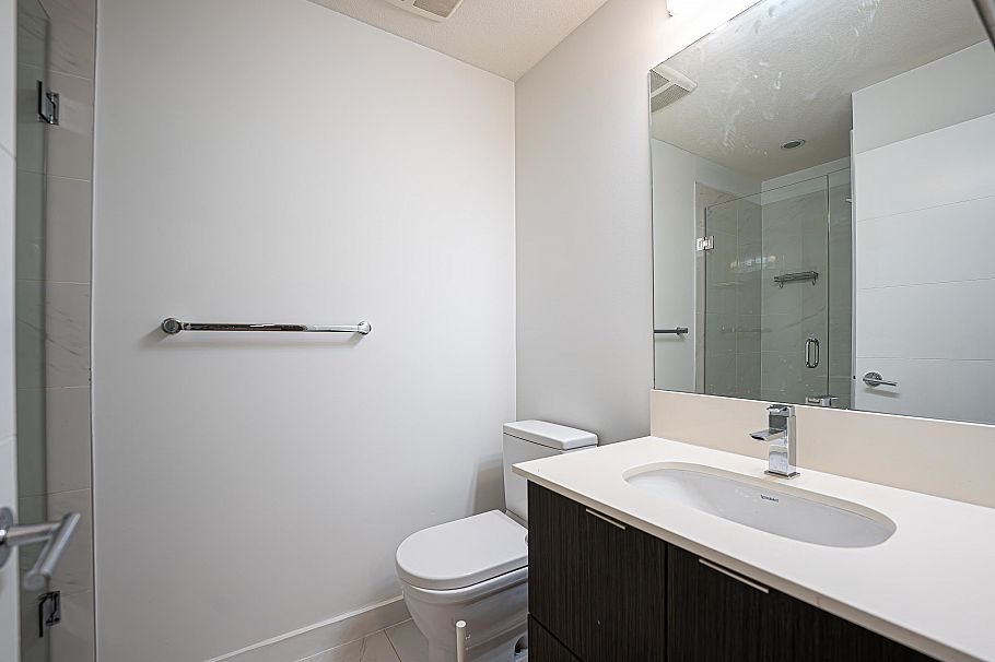105 733 W 3rd Street North Vancouver, BC - 20
