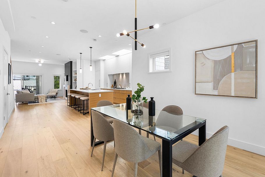 2518 W 3rd Avenue Vancouver, BC - 3