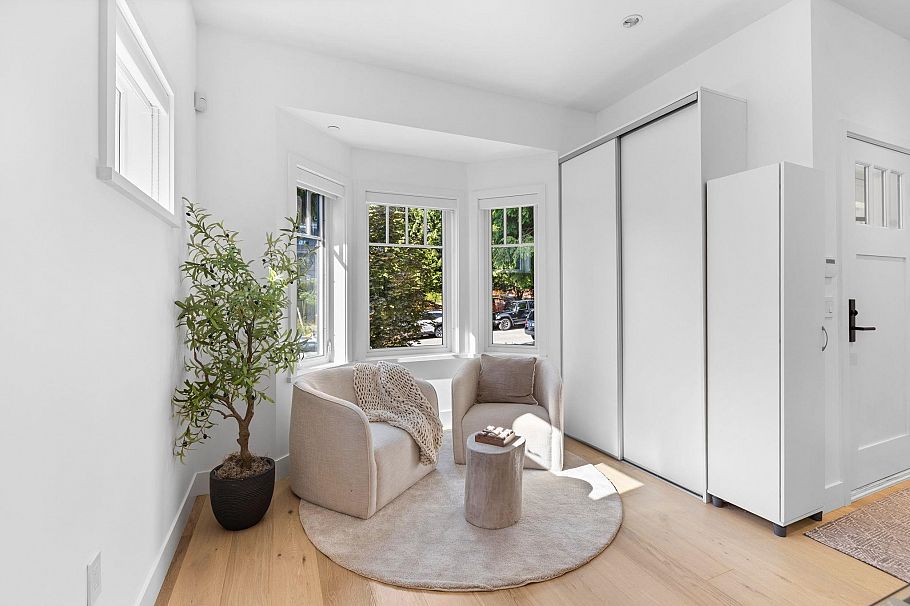 2518 W 3rd Avenue Vancouver, BC - 6