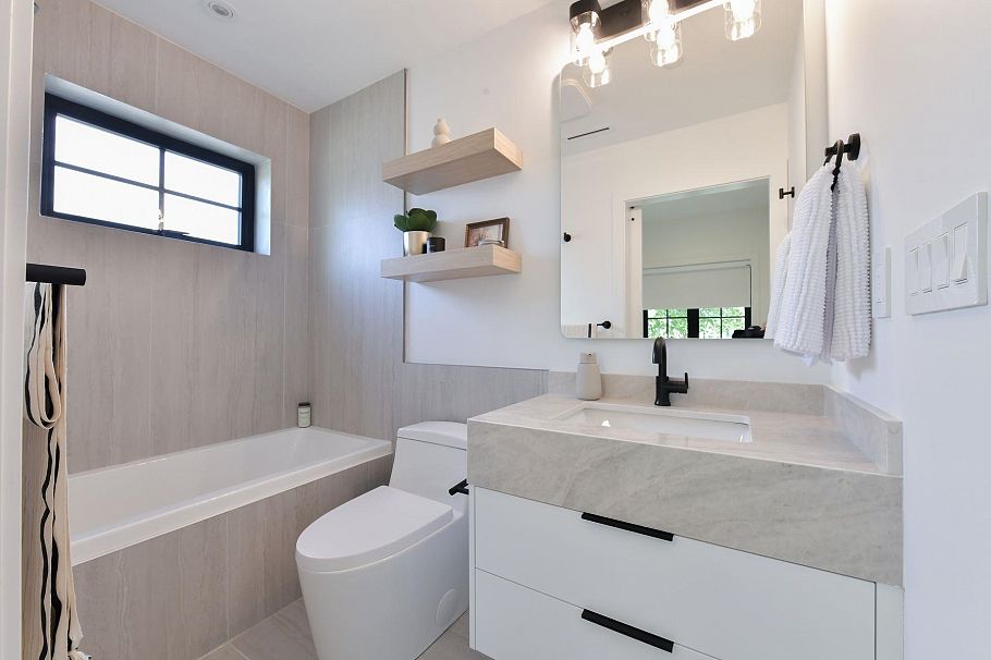 1 2682 Napier Street Vancouver, BC - 21