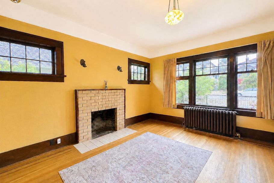 4117 W 11th Avenue Vancouver, BC - 4