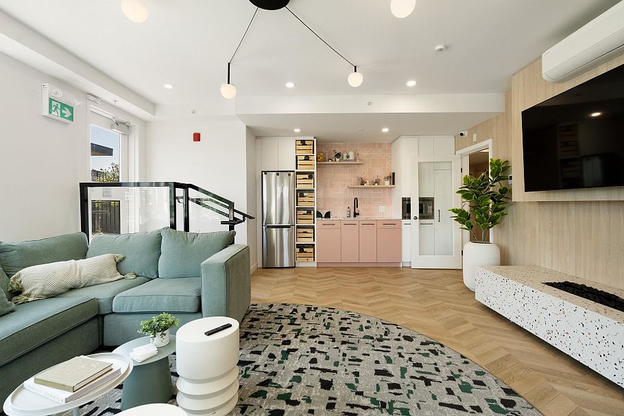 306 2450 Garden Drive Vancouver, BC - 30