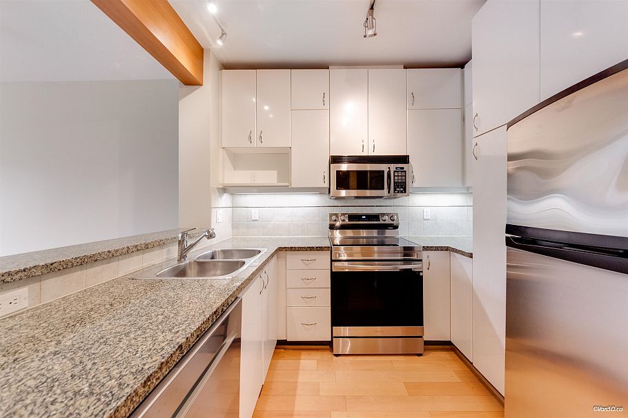319 580 Raven Woods Drive North Vancouver, BC - 10