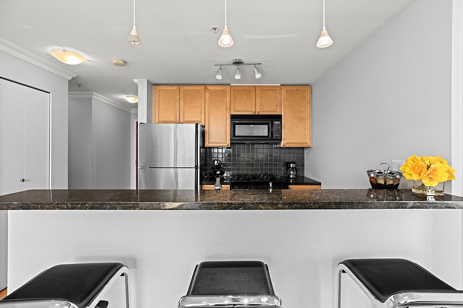 2505 928 Richards Street Vancouver, BC - 8