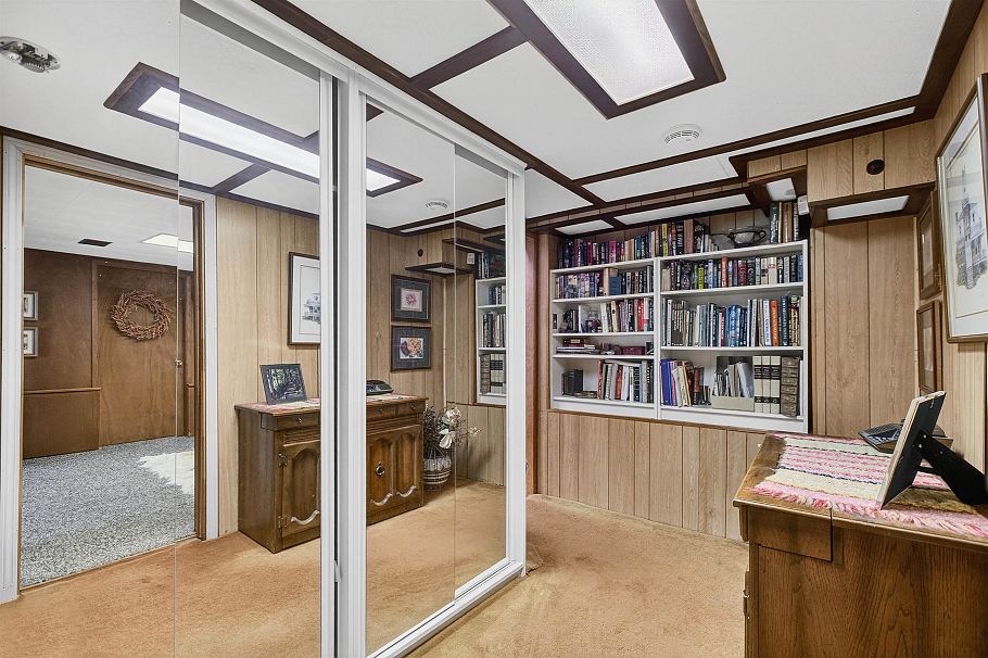 2284 E 45th Avenue Vancouver, BC - 27