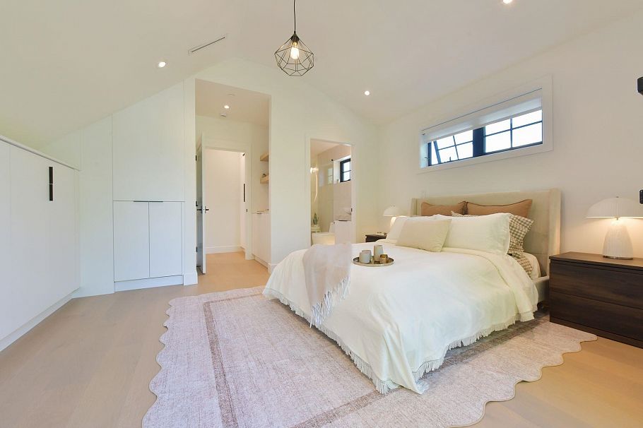 1 2682 Napier Street Vancouver, BC - 16