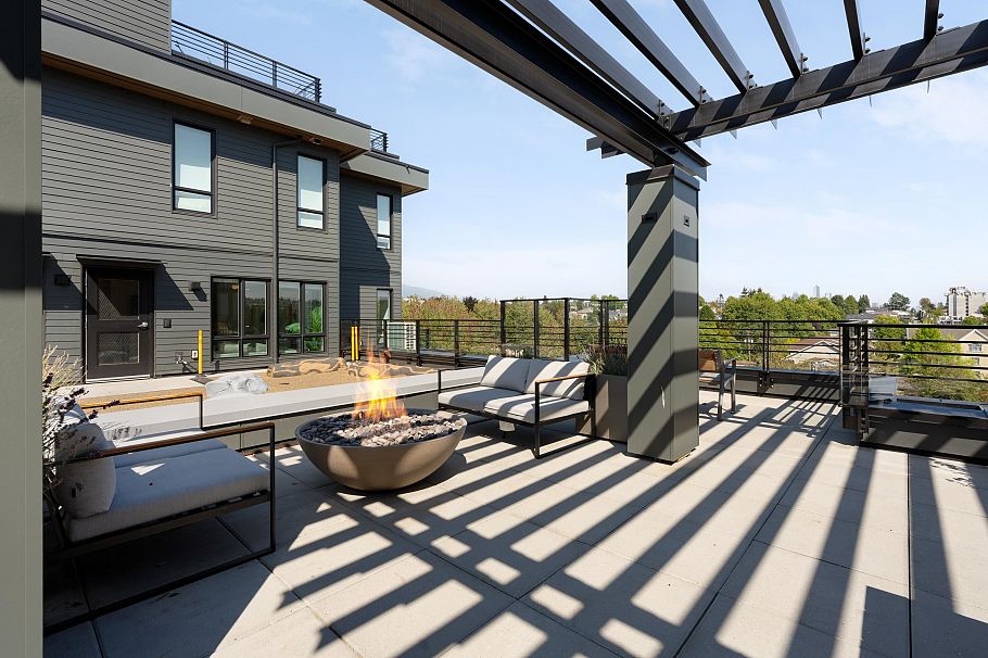 306 2450 Garden Drive Vancouver, BC - 27