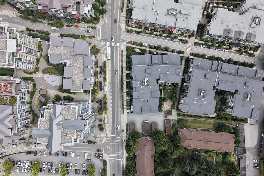 205 2663 Library Lane North Vancouver, BC - 36
