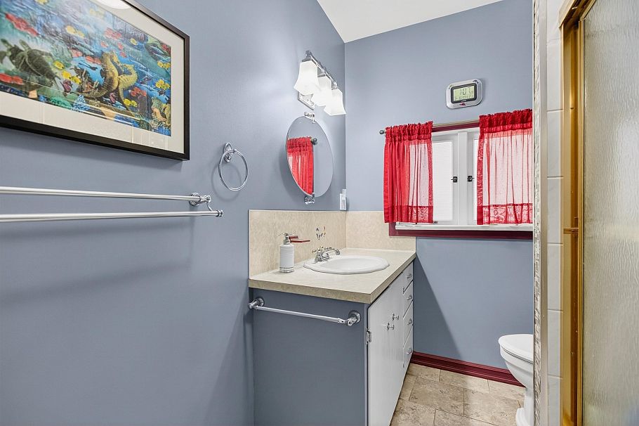 2284 E 45th Avenue Vancouver, BC - 21