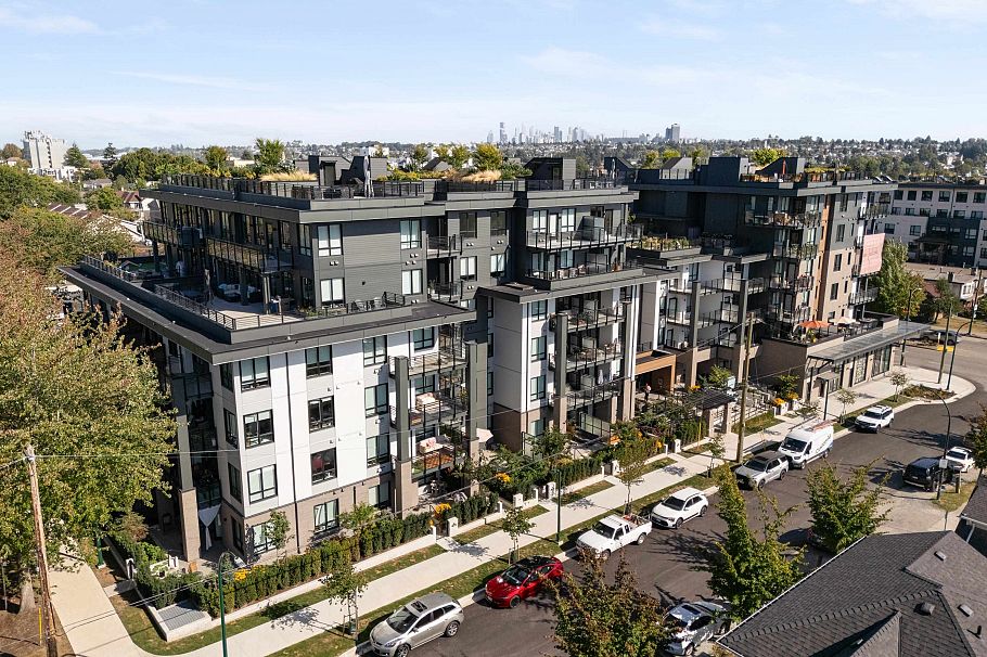 306 2450 Garden Drive Vancouver, BC - 19