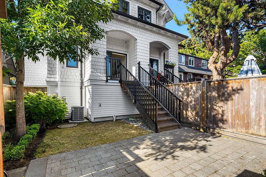 2518 W 3rd Avenue Vancouver, BC - 29